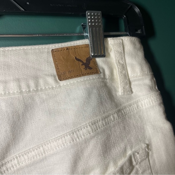 American Eagle White Distressed Women Shorts size 8 NWT - Picture 8 of 12